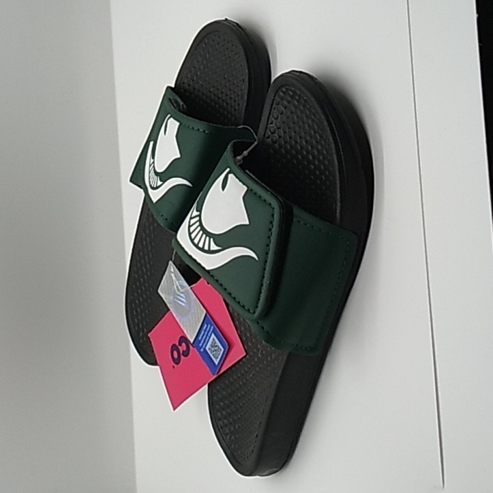Michigan Spartans sandals childs size medium 13-1